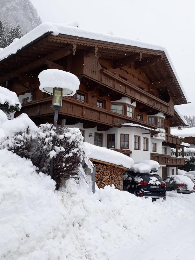 Landhaus Granat Mayrhofen Exteriör bild