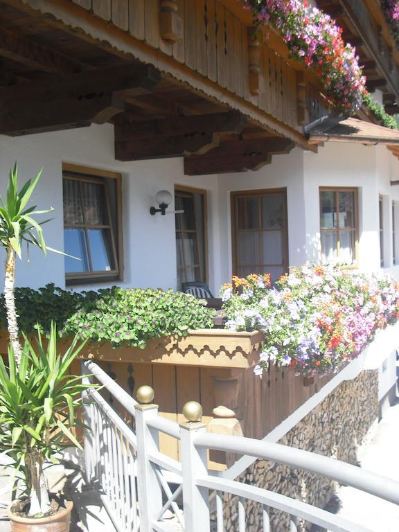 Landhaus Granat Mayrhofen Exteriör bild