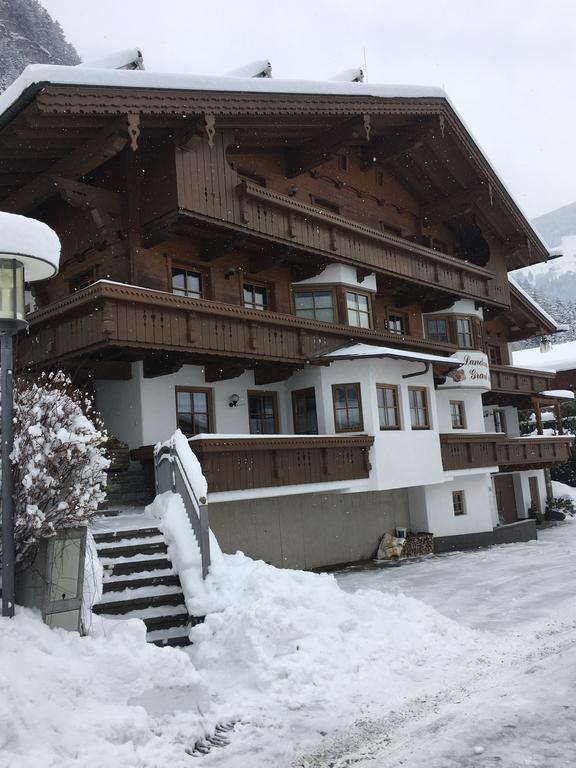 Landhaus Granat Mayrhofen Exteriör bild